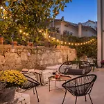 Marissa's Elegant Retreats Apartment